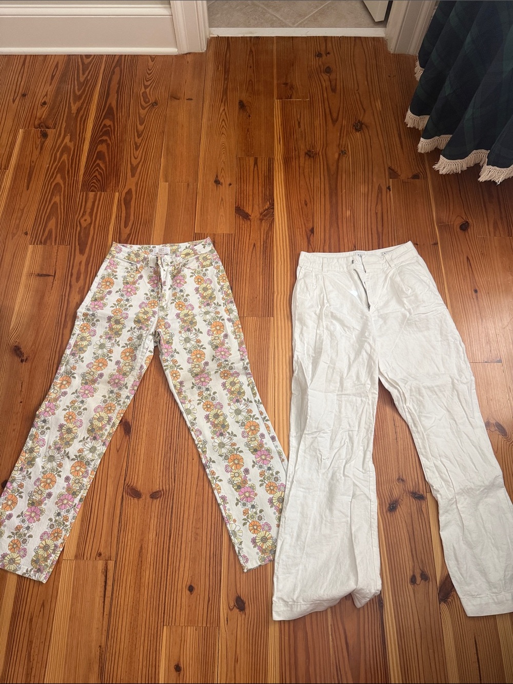 GAP Floral Boot Cut Jeans - White with Pink & Orange Flowers